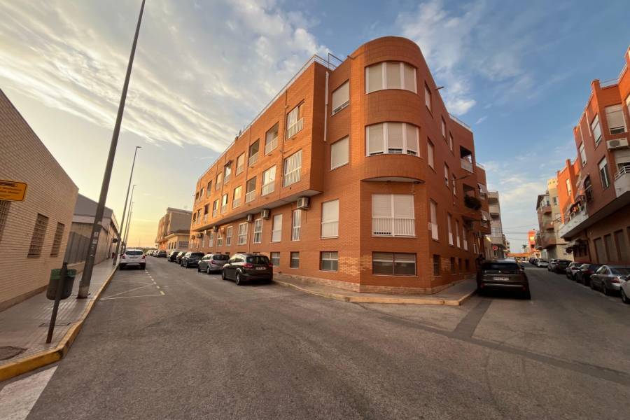 Reventa - Piso - Los Montesinos  - Pueblo