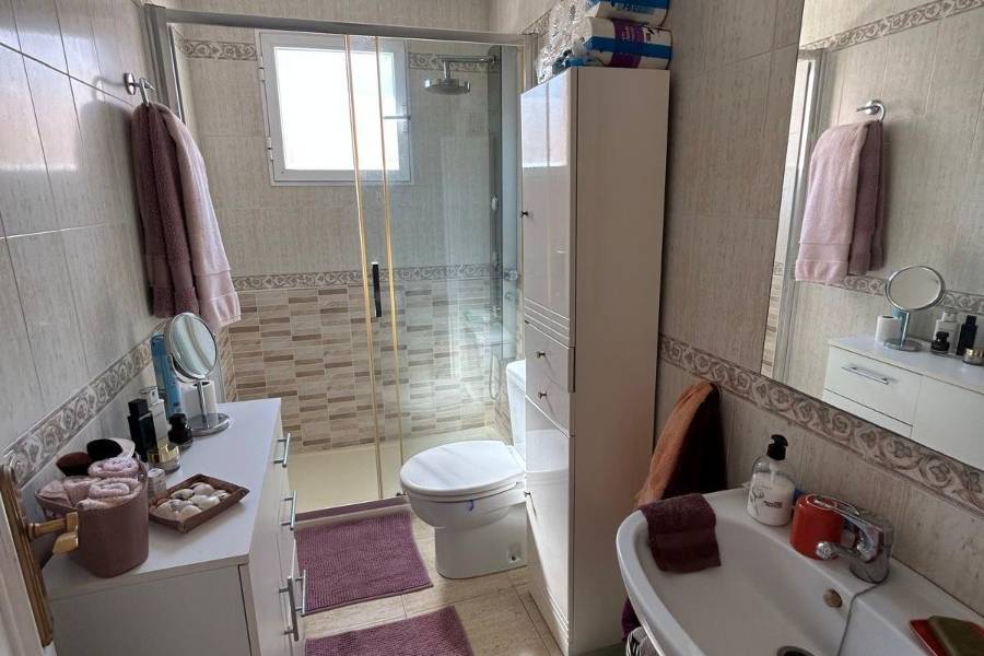 Reventa - Bungalow - Torrevieja - Aguas Nuevas