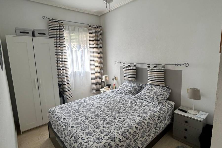 Reventa - Bungalow - Torrevieja - Aguas Nuevas