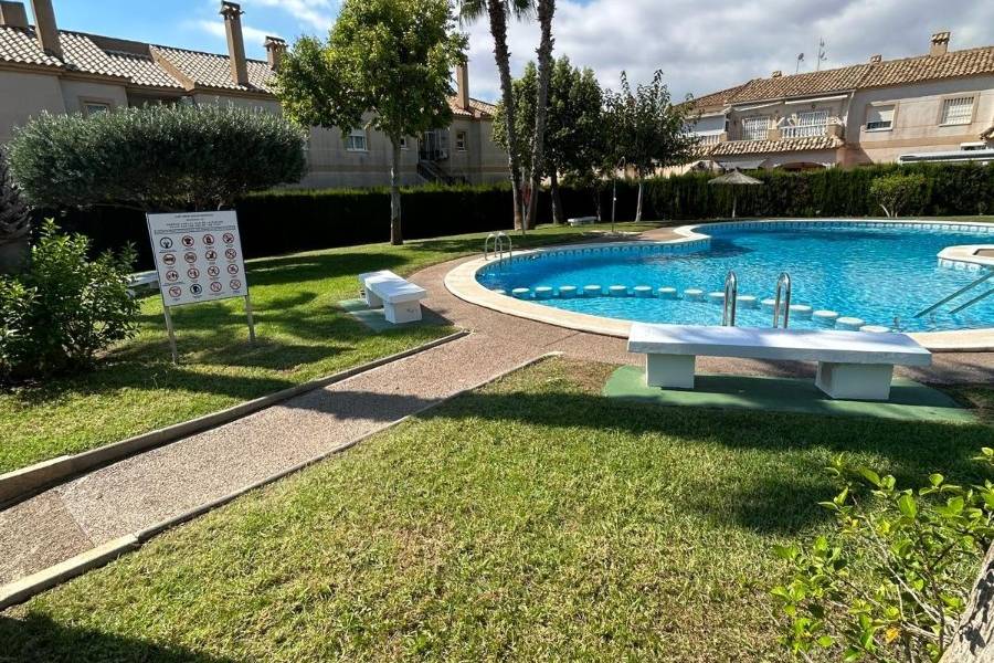 Reventa - Bungalow - Torrevieja - Aguas Nuevas