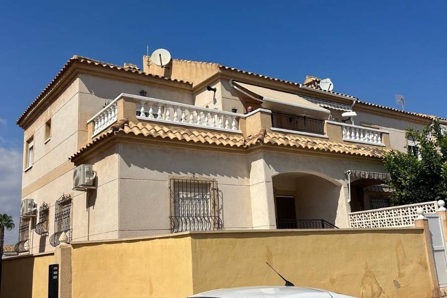 Reventa - Bungalow - Torrevieja - Aguas Nuevas