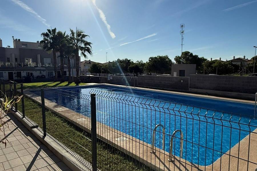 Återförsäljning - Enfamiljshus - Torrevieja - Aguas Nuevas