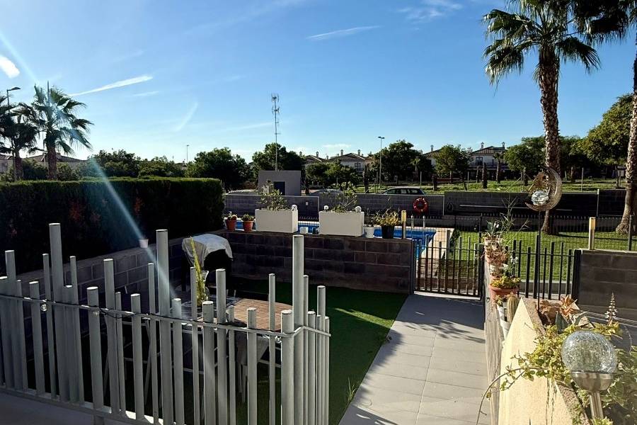 Återförsäljning - Enfamiljshus - Torrevieja - Aguas Nuevas