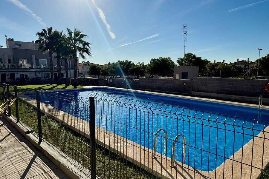 Återförsäljning - Enfamiljshus - Torrevieja - Aguas Nuevas