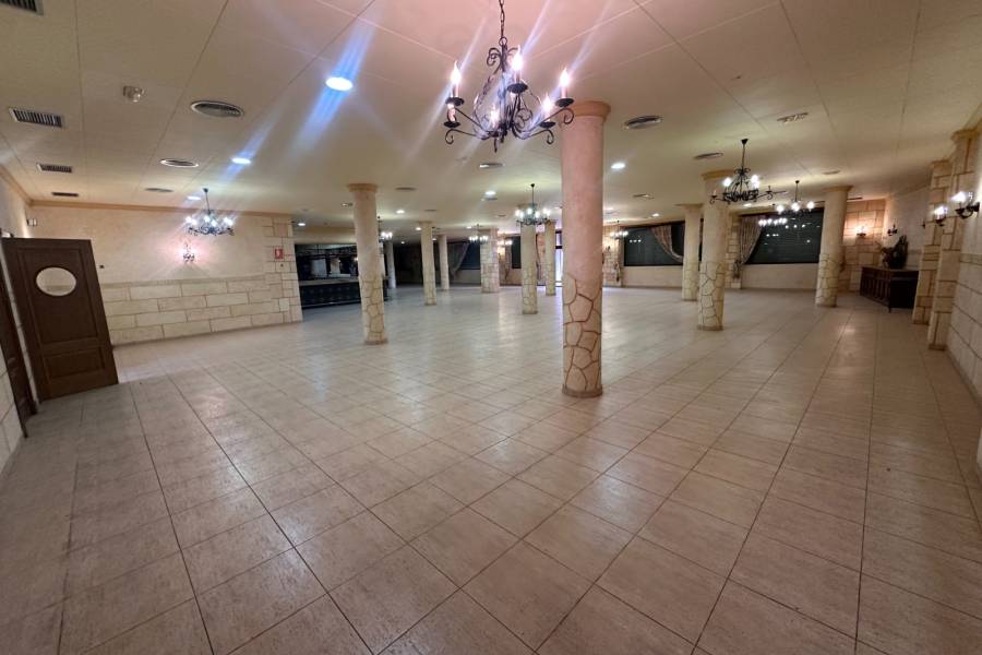 Resale - Commercial - Los Montesinos - Pueblo