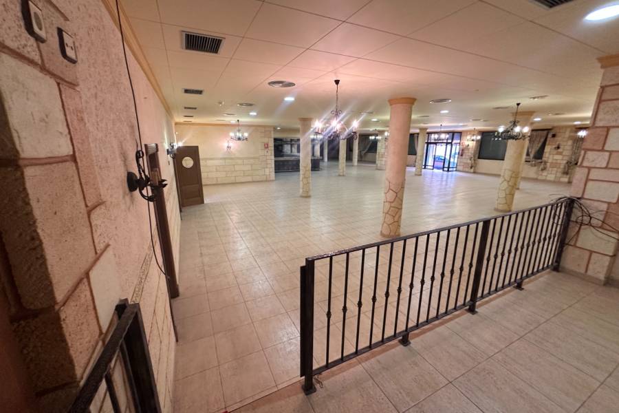 Resale - Commercial - Los Montesinos - Pueblo