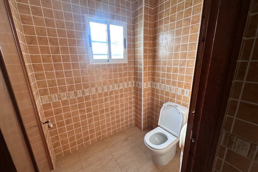 Resale - Commercial - Los Montesinos - Pueblo