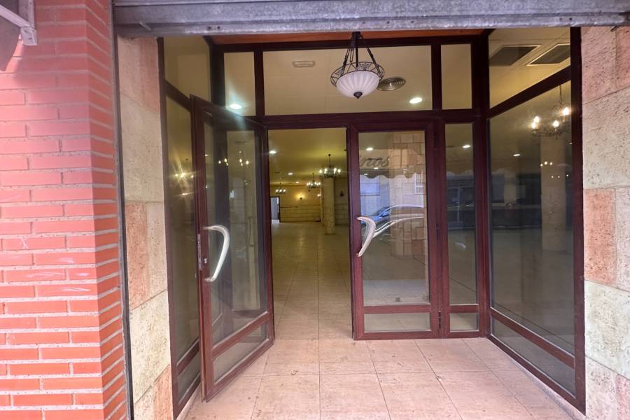 Resale - Commercial - Los Montesinos - Pueblo