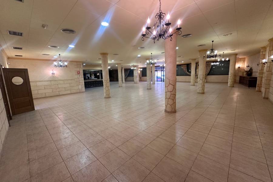 Resale - Commercial - Los Montesinos - Pueblo