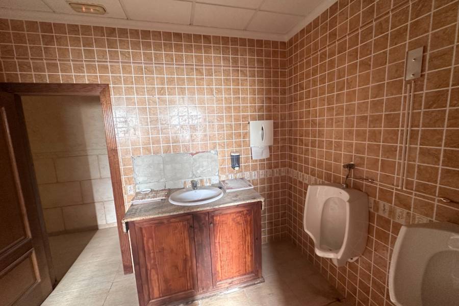 Resale - Commercial - Los Montesinos - Pueblo