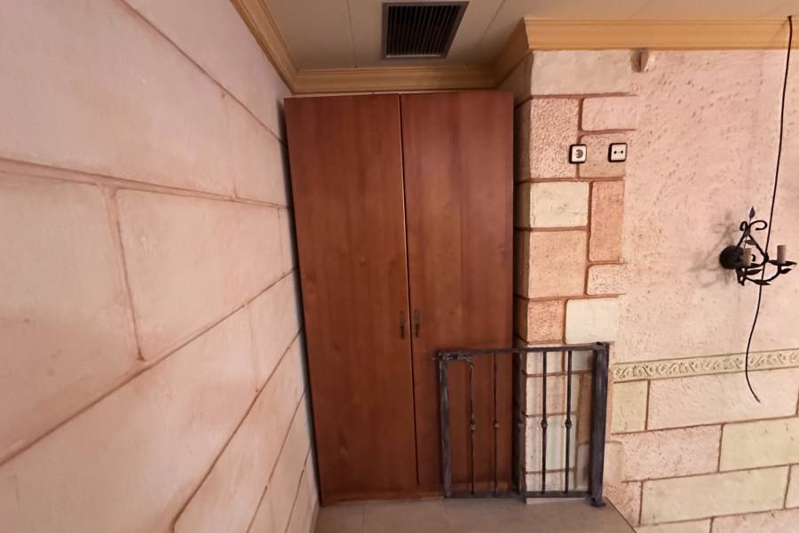 Resale - Commercial - Los Montesinos - Pueblo