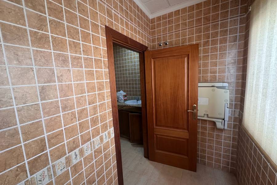 Resale - Commercial - Los Montesinos - Pueblo