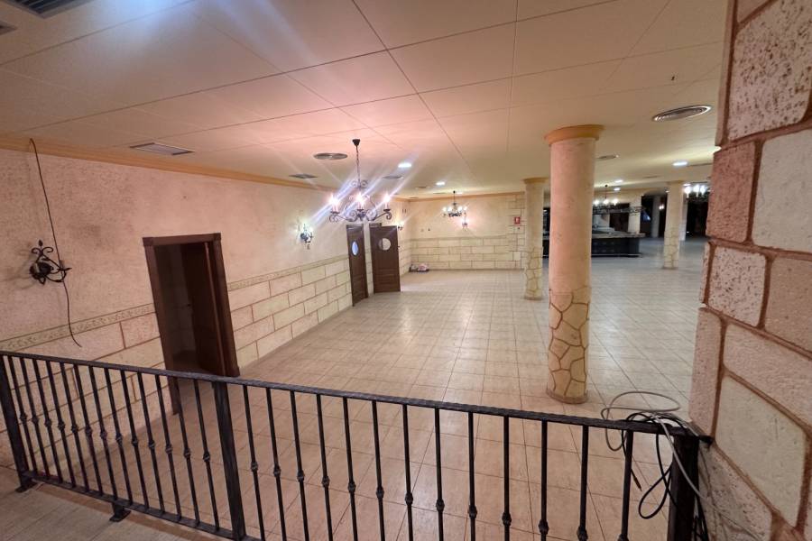 Resale - Commercial - Los Montesinos - Pueblo