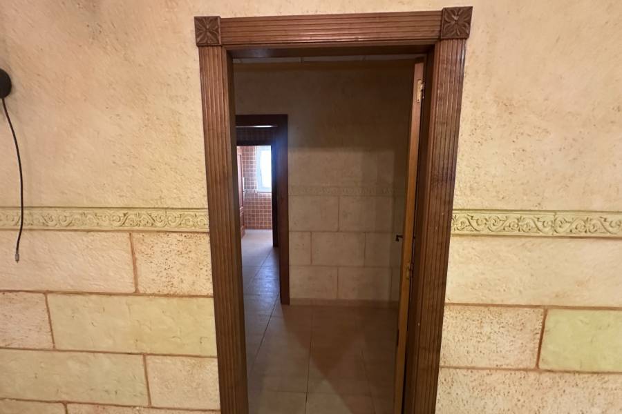 Resale - Commercial - Los Montesinos - Pueblo