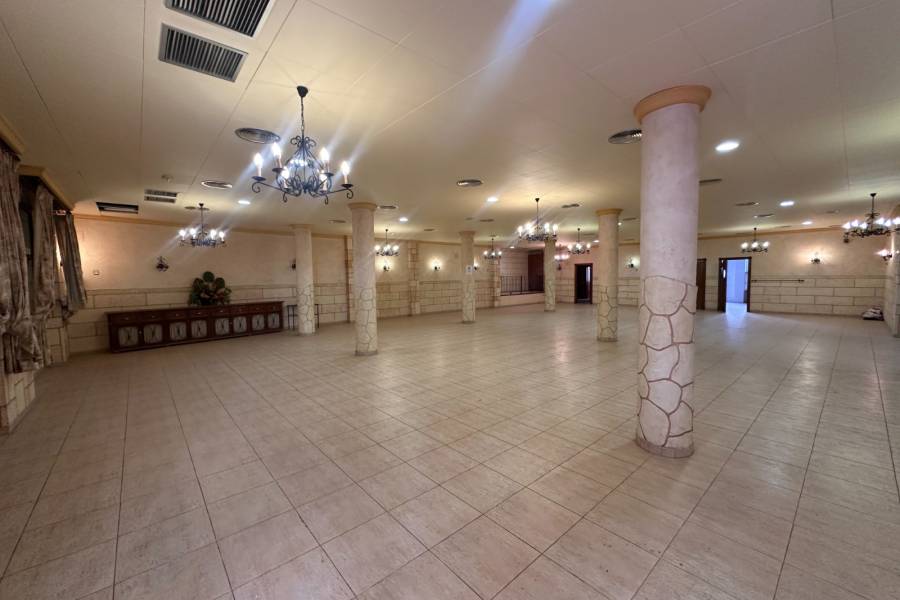 Resale - Commercial - Los Montesinos - Pueblo