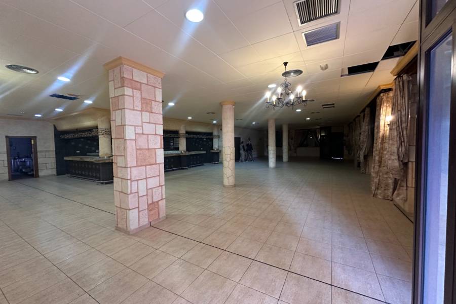 Resale - Commercial - Los Montesinos - Pueblo