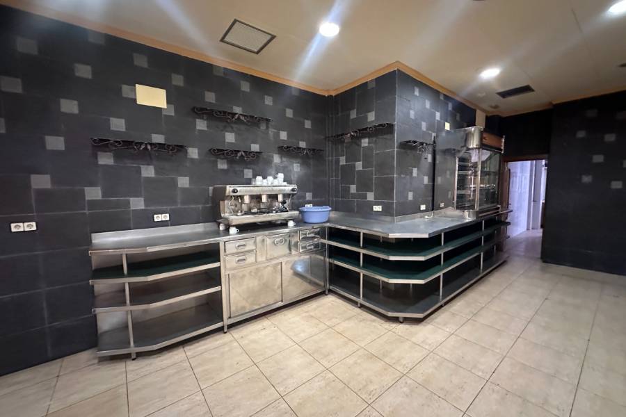 Resale - Commercial - Los Montesinos - Pueblo