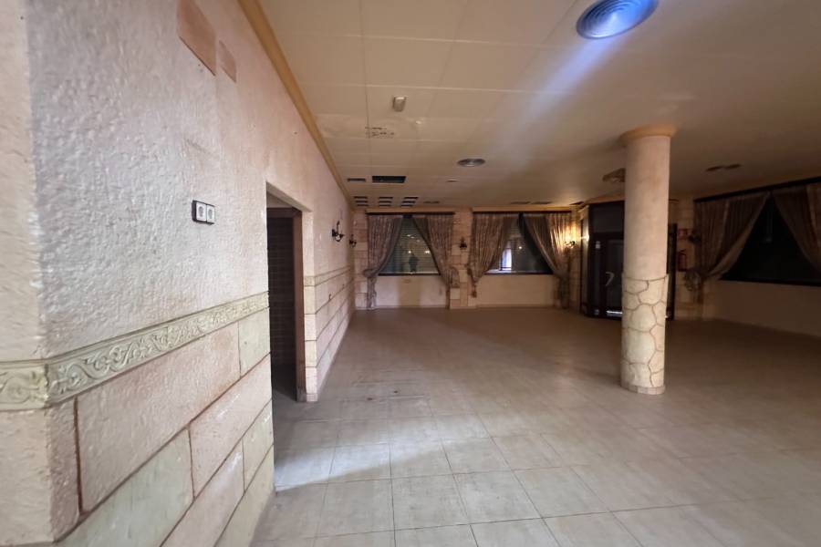 Resale - Commercial - Los Montesinos - Pueblo