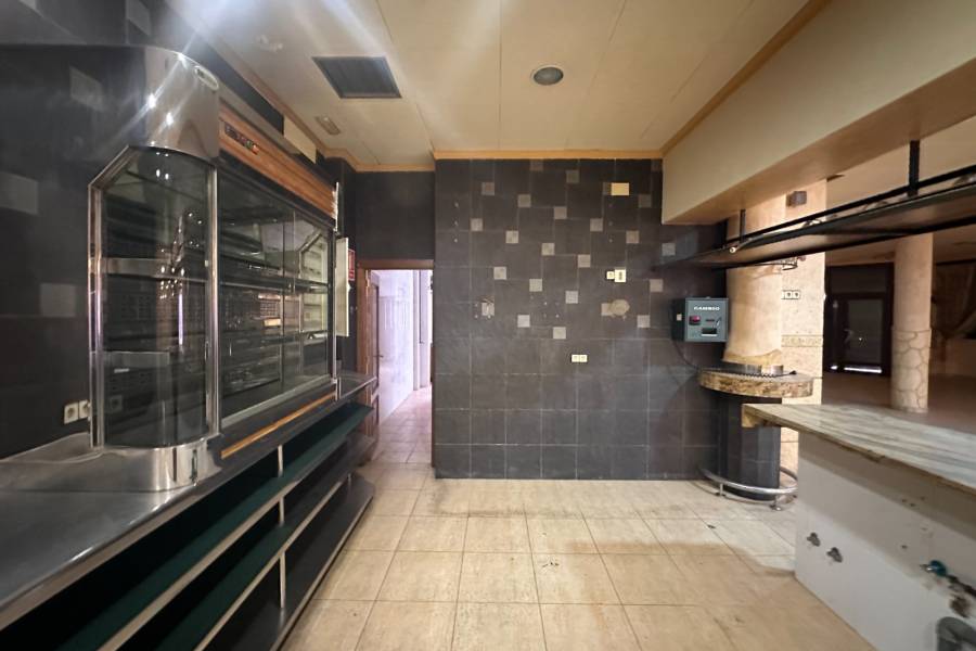 Resale - Commercial - Los Montesinos - Pueblo