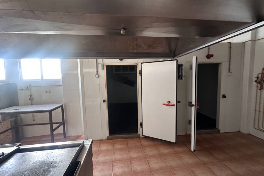 Resale - Commercial - Los Montesinos - Pueblo