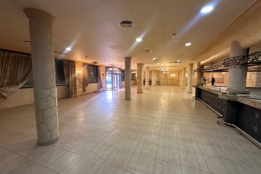 Resale - Commercial - Los Montesinos - Pueblo