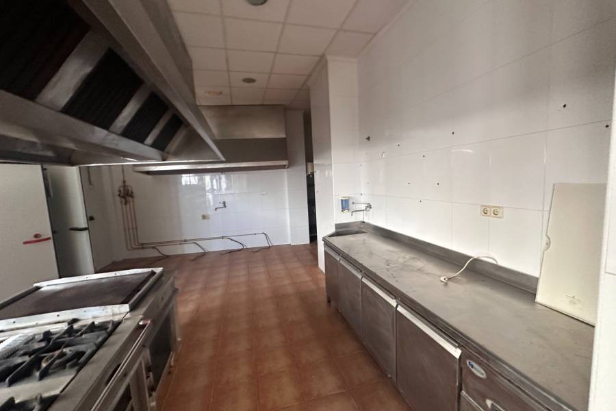 Resale - Commercial - Los Montesinos - Pueblo