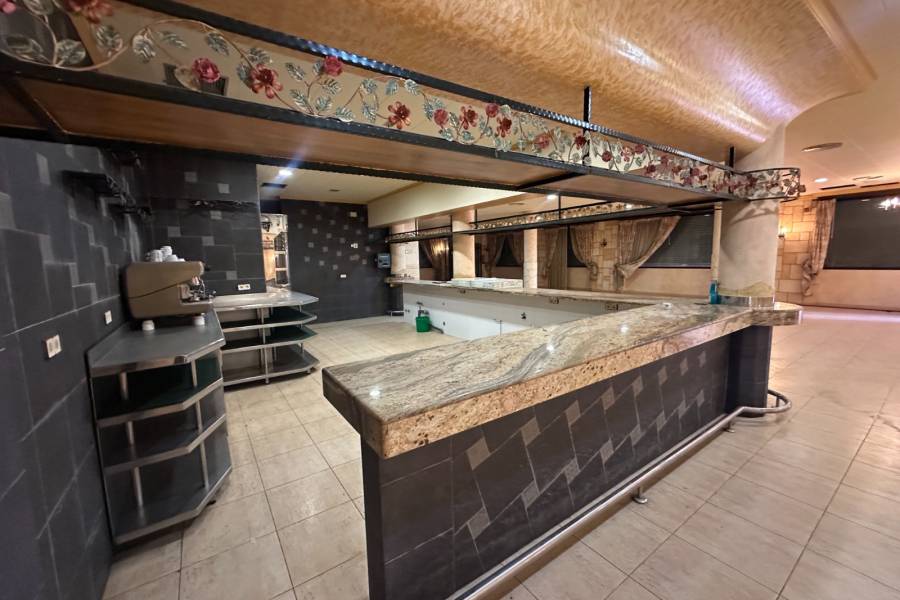 Resale - Commercial - Los Montesinos - Pueblo