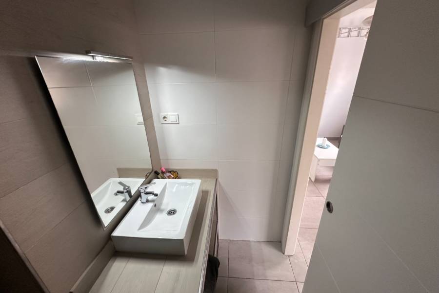 Reventa - Estudio - Torrevieja - Torrevieja*