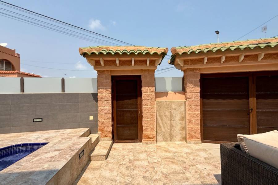 Reventa - Villa  - Torrevieja - Los Frutales