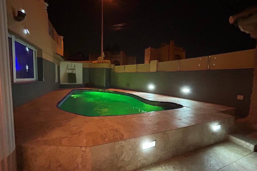 Reventa - Villa  - Torrevieja - Los Frutales