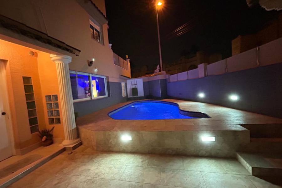 Reventa - Villa  - Torrevieja - Los Frutales