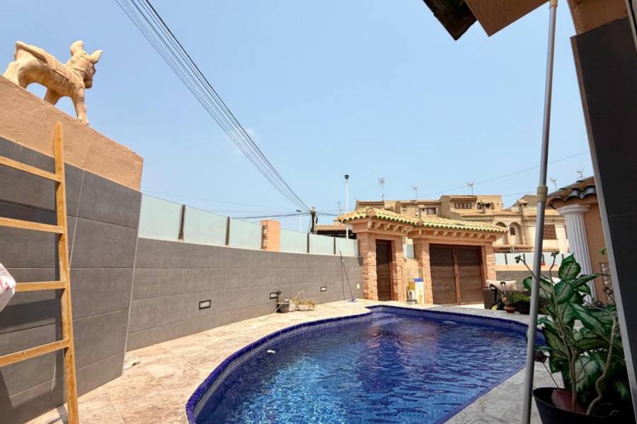 Reventa - Villa  - Torrevieja - Los Frutales