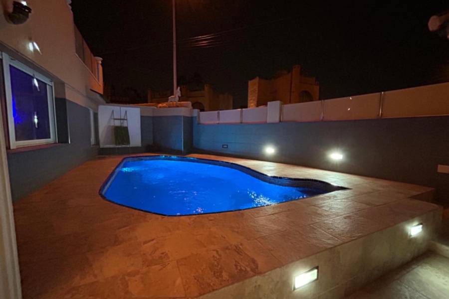 Reventa - Villa  - Torrevieja - Los Frutales