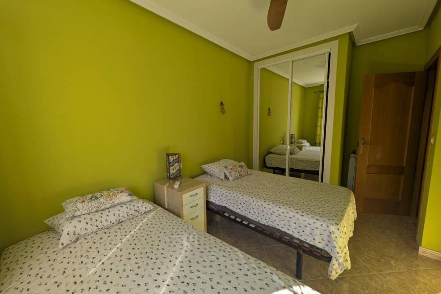 Alquiler - Casa - Torrevieja - Urbanización Los Balcones