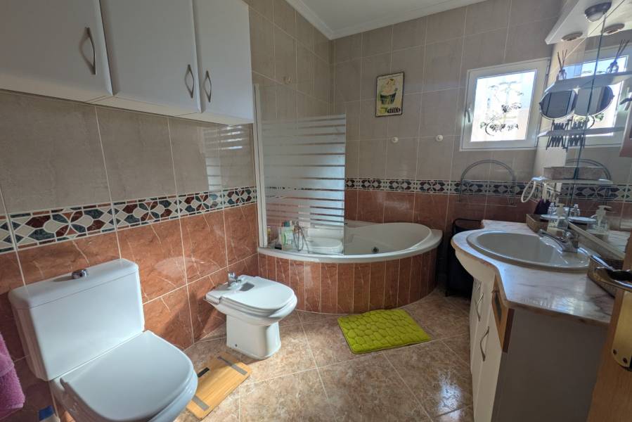 Alquiler - Casa - Torrevieja - Urbanización Los Balcones