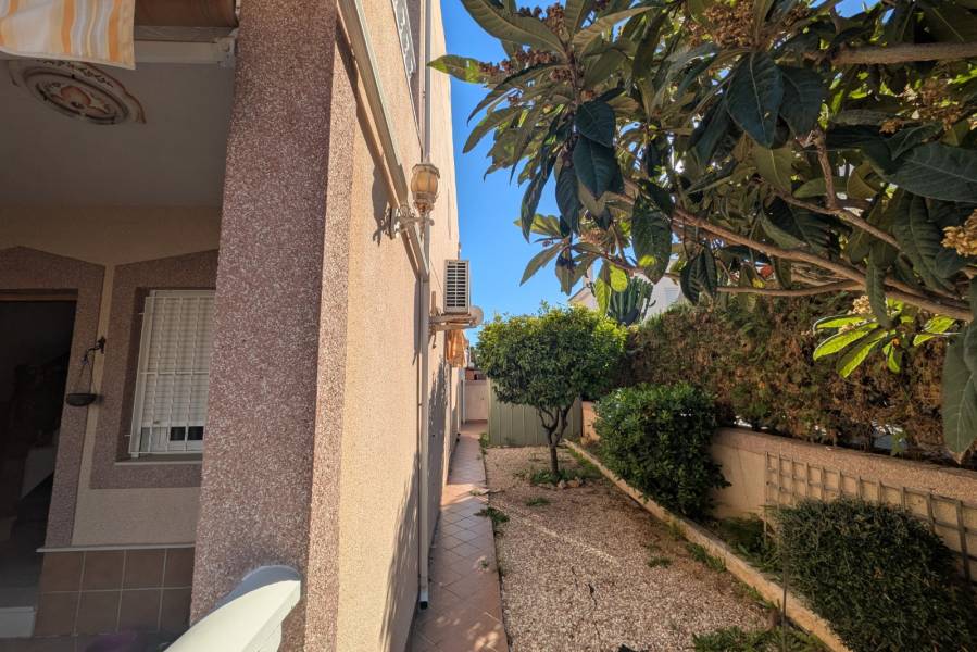 Alquiler - Casa - Torrevieja - Urbanización Los Balcones