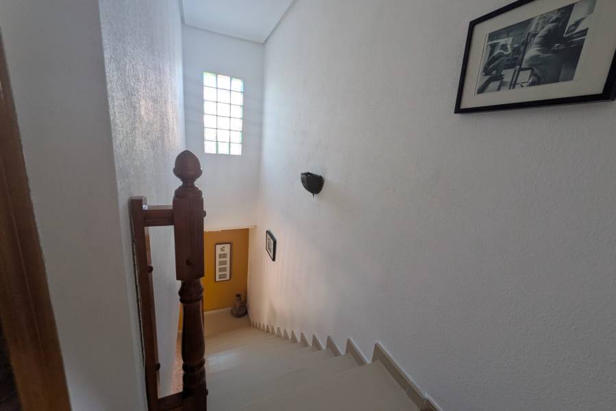 Alquiler - Casa - Torrevieja - Urbanización Los Balcones