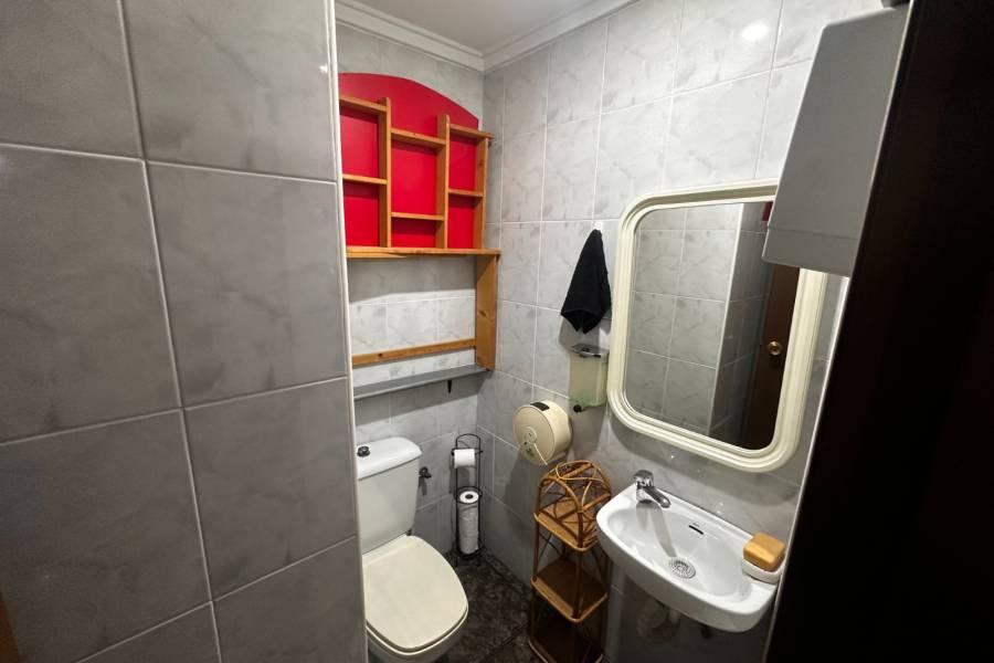 Reventa - Locales Comerciales  - Torrevieja - Torrevieja*