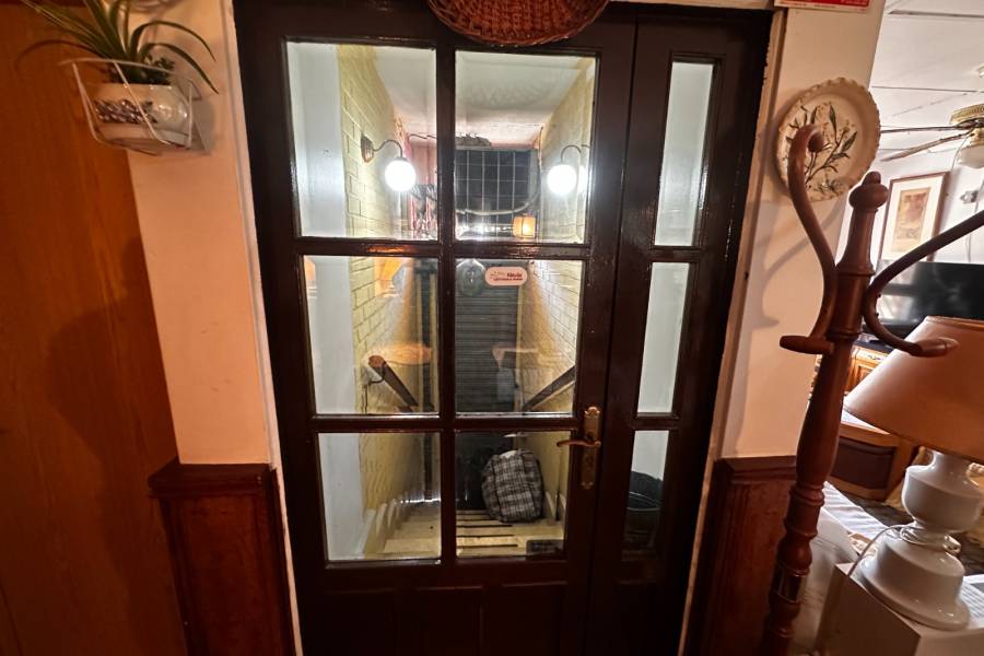 Reventa - Locales Comerciales  - Torrevieja - Torrevieja*