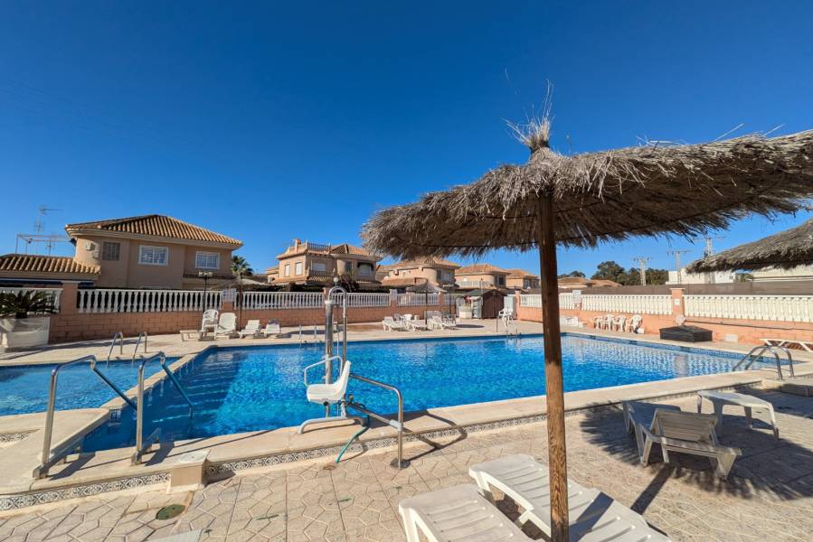 Resale - Apartament - Torrevieja - Torrevieja*