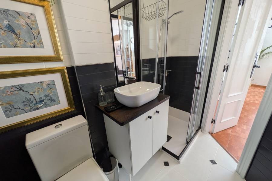 Resale - Apartament - Torrevieja - Torrevieja*