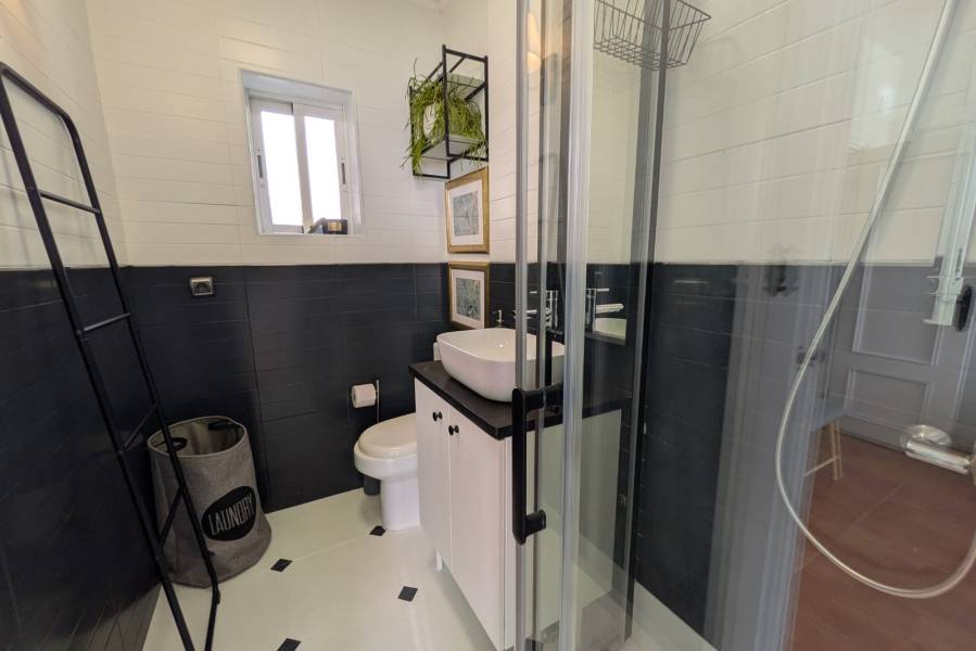 Resale - Apartament - Torrevieja - Torrevieja*