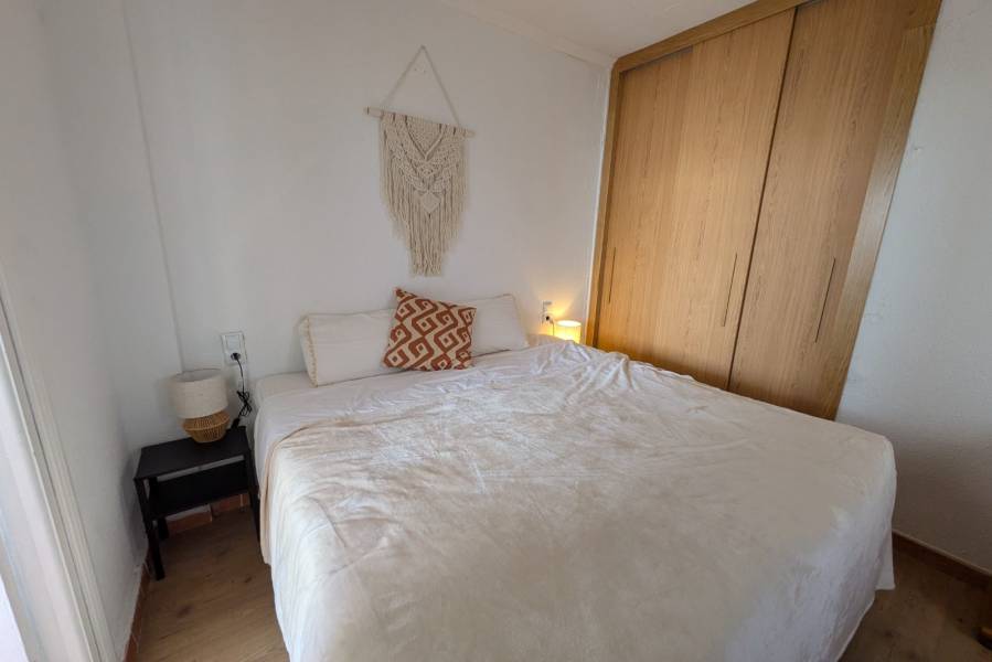 Resale - Apartament - Torrevieja - Torrevieja*