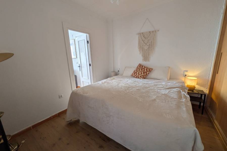 Resale - Apartament - Torrevieja - Torrevieja*