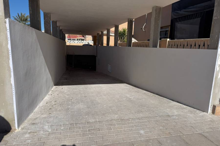 Reventa - Garaje - La Mata - Pueblo/ PLAYA