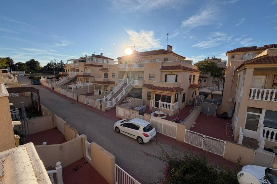 Reventa - Chalet - Guardamar - Urbanizaciones /PLAYA