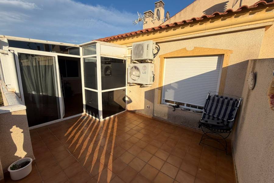 Reventa - Chalet - Guardamar - Urbanizaciones /PLAYA