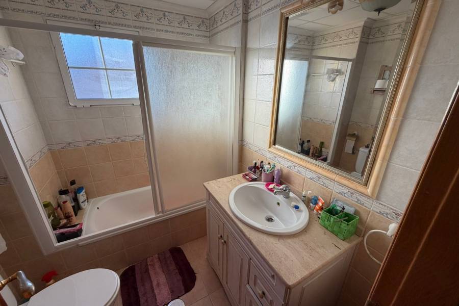 Reventa - Chalet - Guardamar - Urbanizaciones /PLAYA