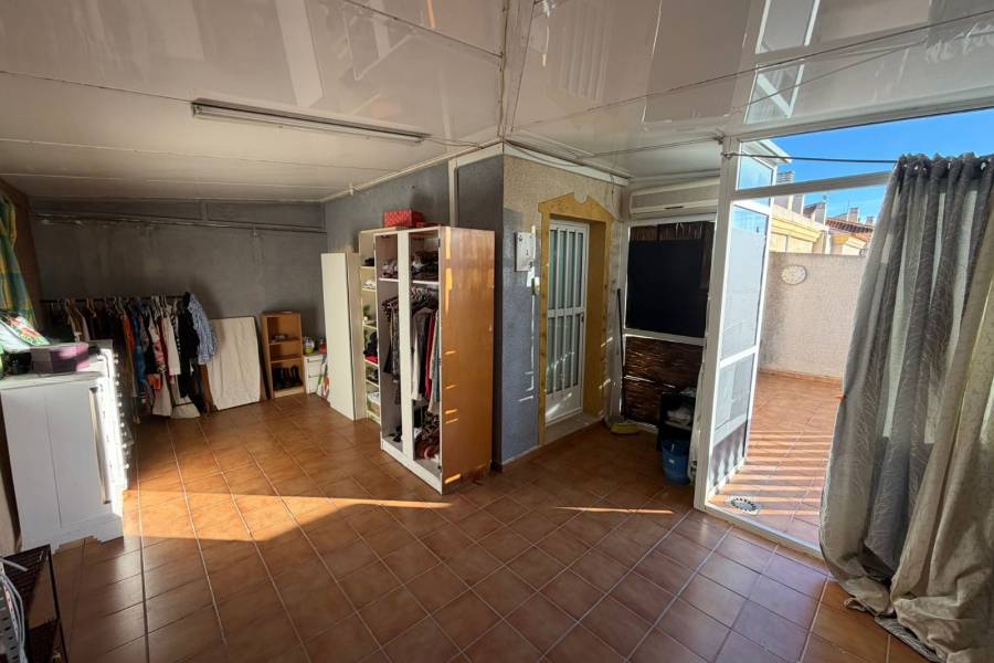 Reventa - Chalet - Guardamar - Urbanizaciones /PLAYA