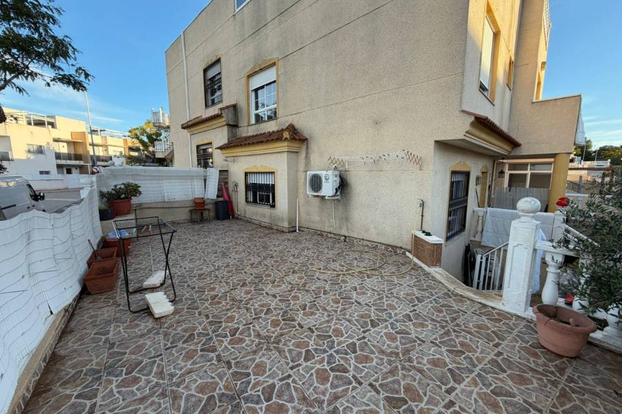 Reventa - Chalet - Guardamar - Urbanizaciones /PLAYA